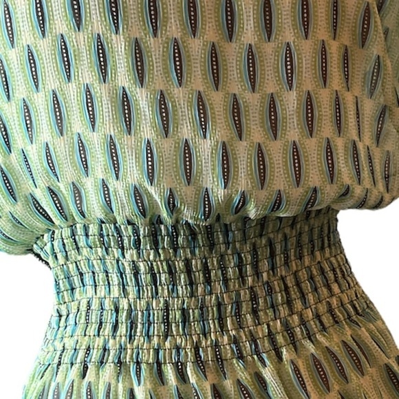 Bisou Bisou Sheer Green Elastic Waist Top - Picture 5 of 9